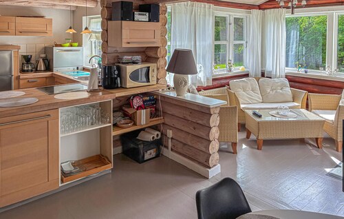 Awesome home in Skjern with WiFi