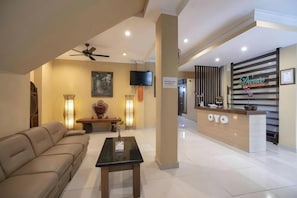 Lobby - Capital O Dante Guesthouse Bali (Gianyar)