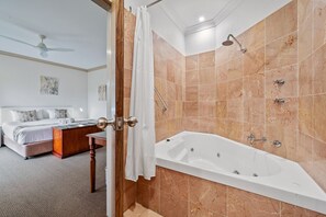 Bathroom - Ulladulla Guest House (Ulladulla)