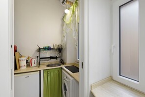 Private kitchen - Apartment 'Stay in The Heart Of Rome' with Wi-Fi and Air Conditioning (Roma)