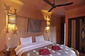 Room - Terre D'amanar (Aghouatim)