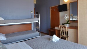 Unclassified image, 5 of 55, button - Londra (Cervia)