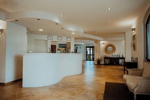 Unclassified image, 5 of 64, button - Porto Pozzo (Santa Teresa di Gallura)