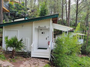 Exterior - Una Comfort Kasauli Hills Resorts (Kasauli)