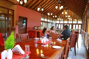 Ảnh chưa phân loại, 4 trong số 28 ảnh, nút