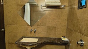 Bathroom - Hotel Heritage 2001 (Nagpur)