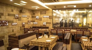 Dining - Hotel Darshan Sp Ring Road (Ahmedabad)