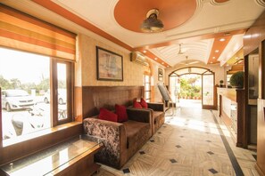 Lobby - Hotel Jhanvi Dale (Haridwar)