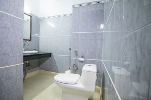 Bathroom - Hotel Jhanvi Dale (Haridwar)
