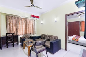 Living area - Hotel Royal Ville (Patna)