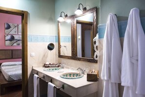 Bathroom - Domus Selecta Hotel La Fuente Del Sol (Antequera)