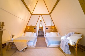 Room - Camping Kiko Park (Oliva)