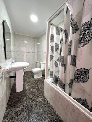 Bathroom - Hotel Praia De Quenxe (Corcubion)