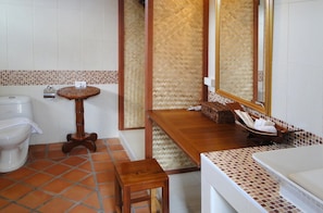 Bathroom - Nakakiri Resort & Spa Kanchanaburi (Thong Pha Phum)