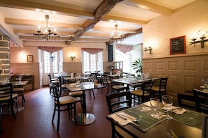 Unclassified image, 3 of 17, button - Hotel La Croix Verte The Relais Des Moulins (Bain-de-Bretagne)