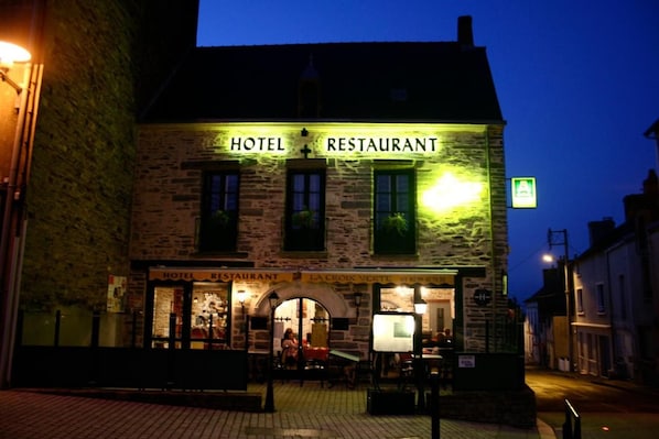 Unclassified image, 1 of 17, button - Hotel La Croix Verte The Relais Des Moulins (Bain-de-Bretagne)