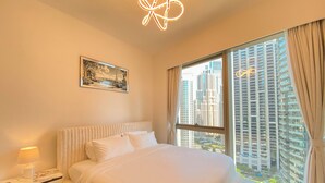 Room - 2-bedroom apartment in perfect Dubai with fitness room and AC (Dubai)