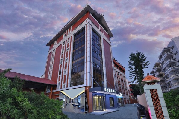 Unclassified image, 1 of 36, button - Orange Hotel (Xiamen)