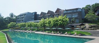 Maxonehotels.com at Anyer