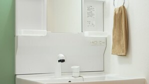Bathroom - Blue Empire Hotel (Tokyo)