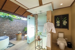 Bathroom - El Jardin De Zaida Managed by HII (San Juan)