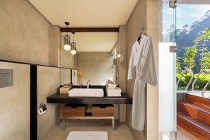 Bathroom - Scenic, Munnar-ihcl Seleqtions (Devikolam)