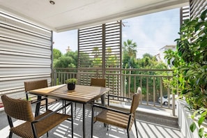 Outdoor dining - Eco Green Residences & Suites Halkidiki (Sithonia)