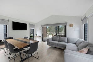Living area - Reflections Holiday Parks Jimmys Beach (Hawks Nest)