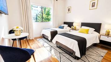Desk, WiFi, bed sheets