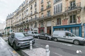 Exterior - 2bdr/6p Duplex Flat Near the Moulin Rouge (Paris)