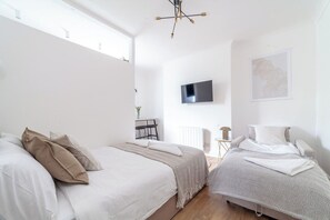Unclassified image, 2 of 13, button - Chic & Comfy Studio for 3 Guests, Finsbury Park (Greater London)
