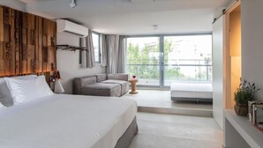 Junior Suite with Private Pool | 객실 내 금고, 무료 WiFi