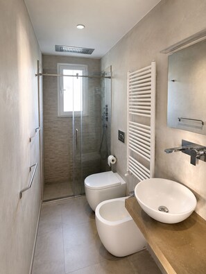 Bathroom - Vrbo Property (Firenze)