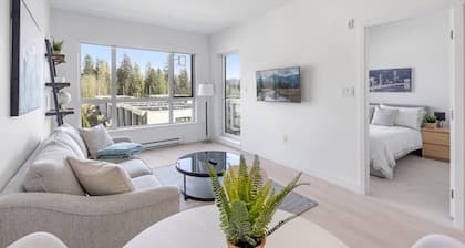 North Van Suite Gym Lounge Quiet Views