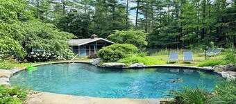 Pool Open Through Columbus Day - Sleeps 10!