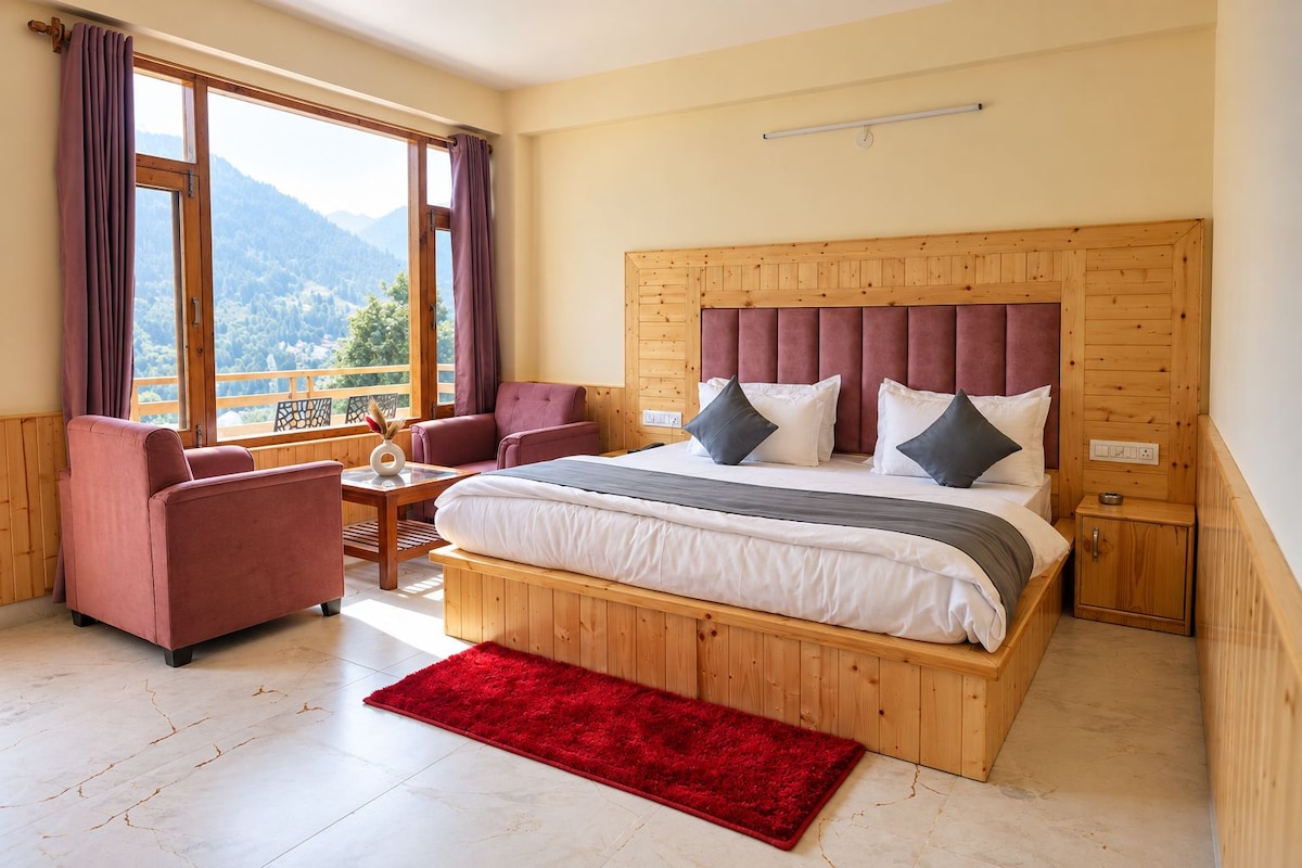Luxury Room, Mountain View | Desk, laptop workspace, WiFi (free), bed sheets