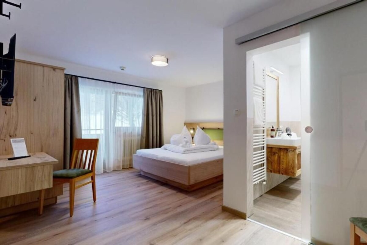 Double Room, Balcony, Mountain View