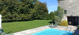 Le Pressoir du Château de Clerbise—a spacious, charming vacation rental with a private pool