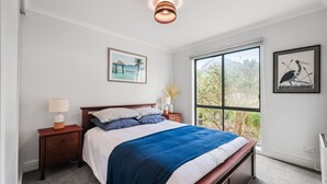 Unclassified image, 4 of 21, button - Panorama Bay Escape San Remo (San Remo)