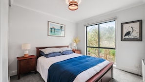Unclassified image, 4 of 21, button - Panorama Bay Escape San Remo (San Remo)