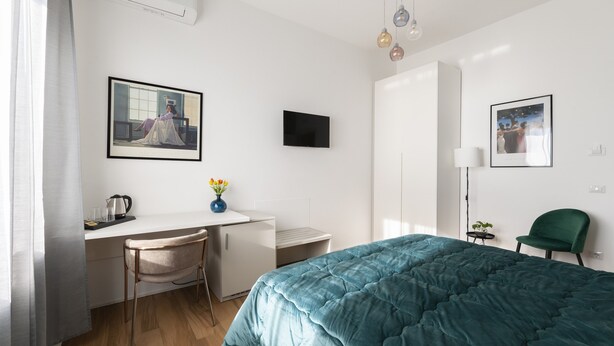 Desk, iron/ironing board, travel cot, free WiFi - Classic Double Room with a Window Overlooking the Sea (Salerno)