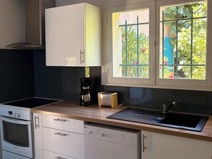 Private kitchen - Villa Provençale avec piscine privée au cœur du Luberon (Pertuis)