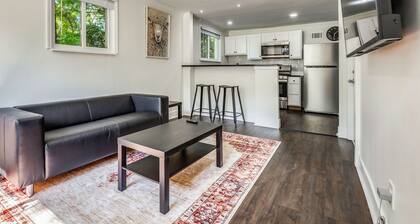 Cincinnati-area Condo: Near Shops & Dining