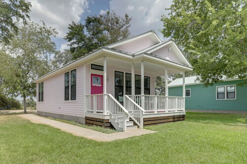 Boutique Retreat Minutes From Round Top!