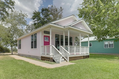 Boutique Retreat Minutes From Round Top!