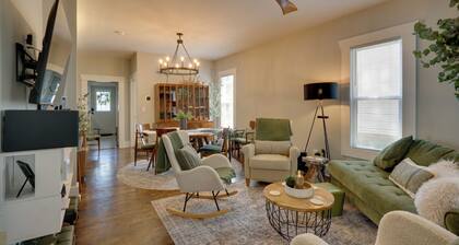 'olive & Oak' Mid-century Sedalia Home w/ Patio