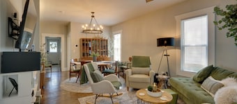 'olive & Oak' Mid-century Sedalia Home w/ Patio