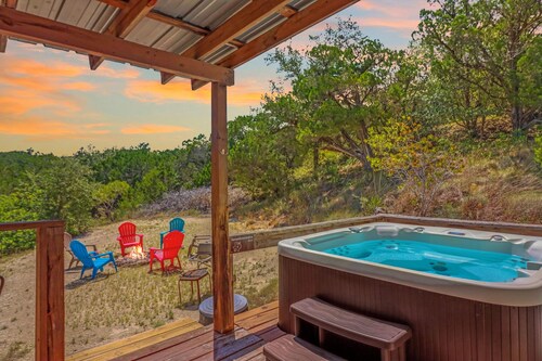 Hidden Creek Hideaway | Hot Tub, 2 Acres & Near Jacob's Well