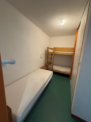 Unclassified image, 2 of 8, button - Vrbo Property (Saint François Longchamp)