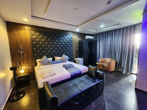 Executive suite, balkon | Lakens van Egyptisch katoen, luxe beddengoed, donsdekens